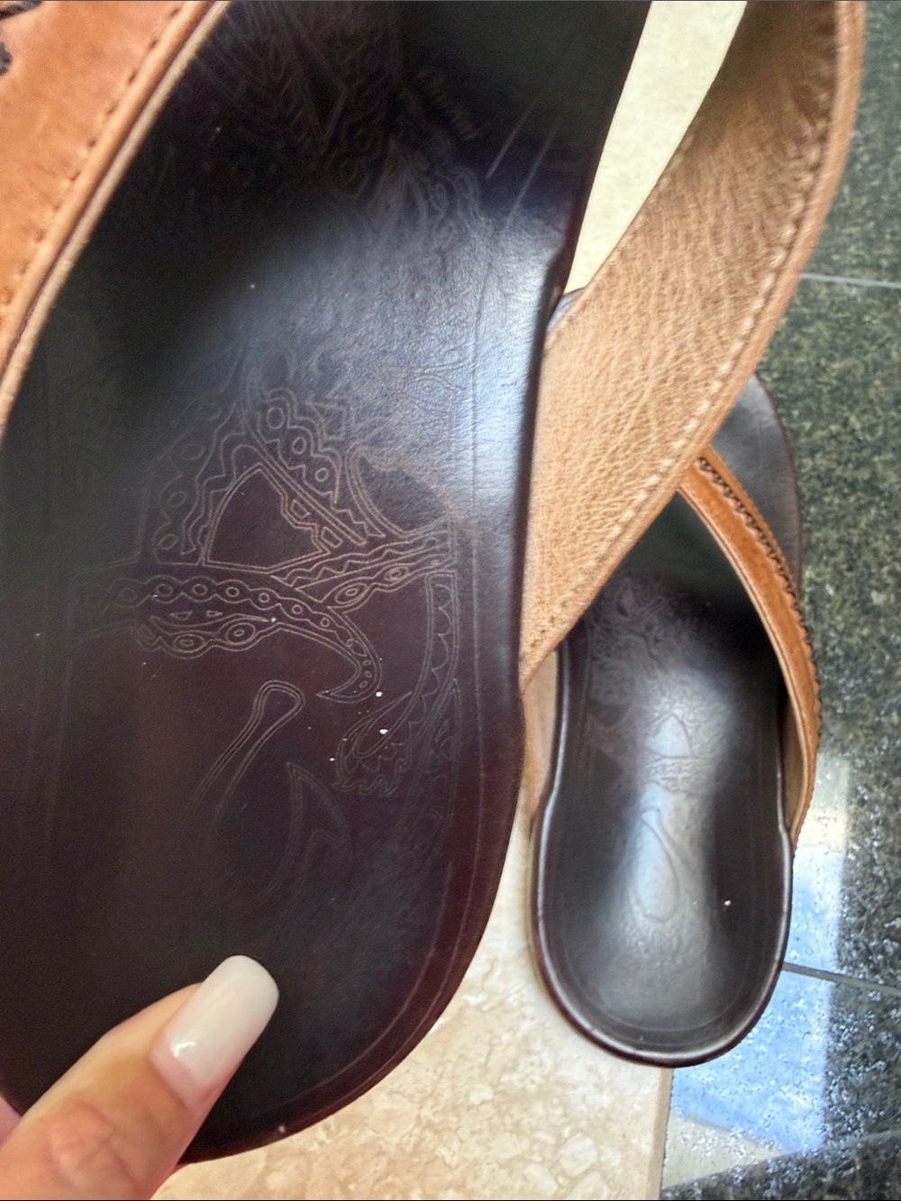OluKai Mea Ola Mens Flip Flops with Dark Footbed - Picture 5 of 7